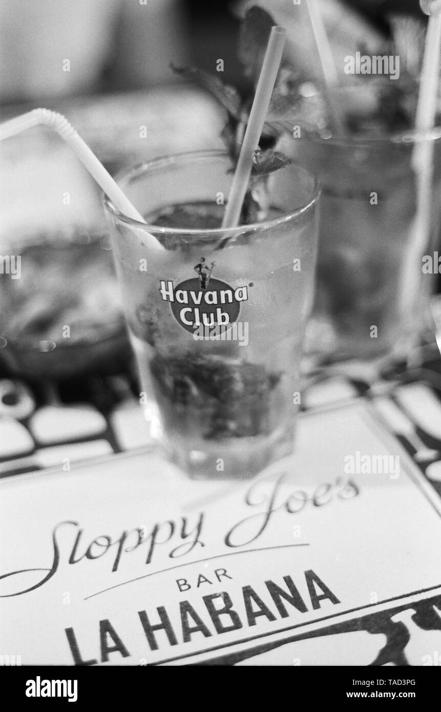 A Mohito is served up in Sloppy Joe's bar La Habana Cuba Stock Photo
