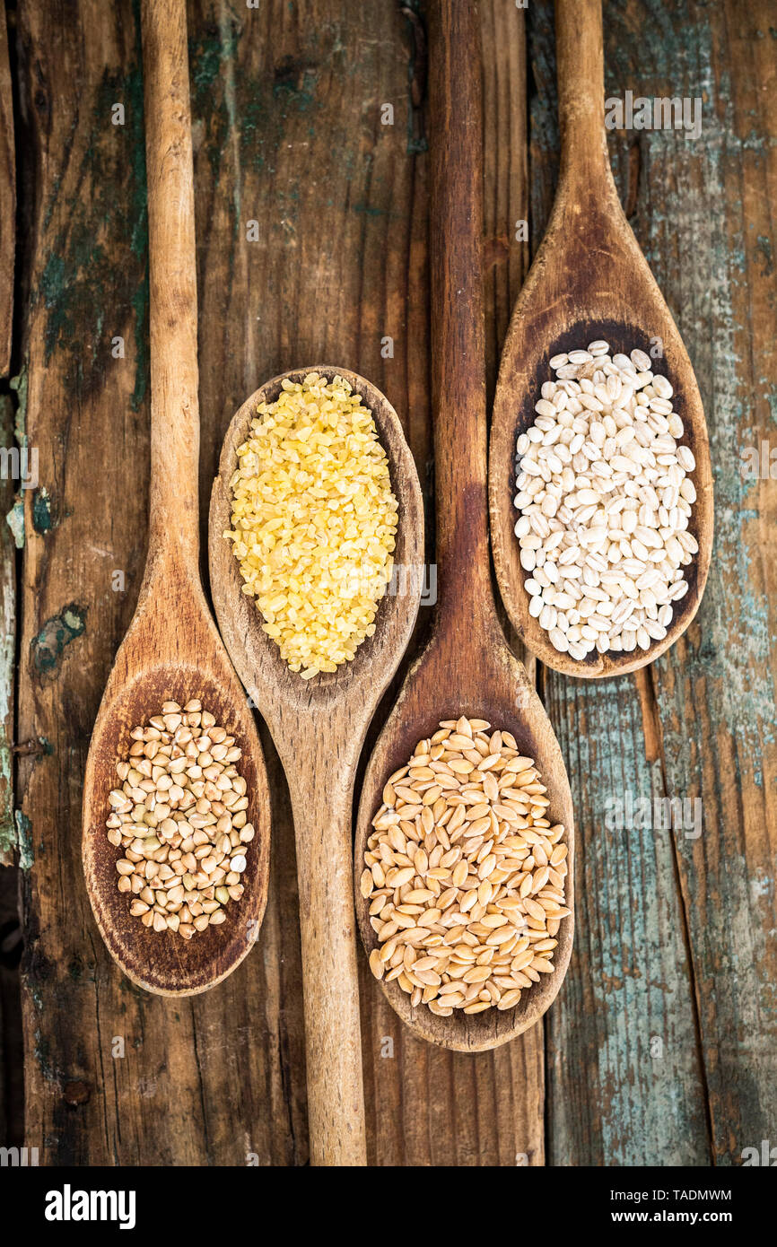 Buckwheat, barley, bulgur and oats Stock Photo Alamy