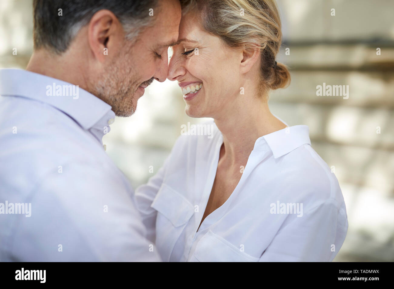 Couple 45 close up hi-res stock photography and images - Alamy