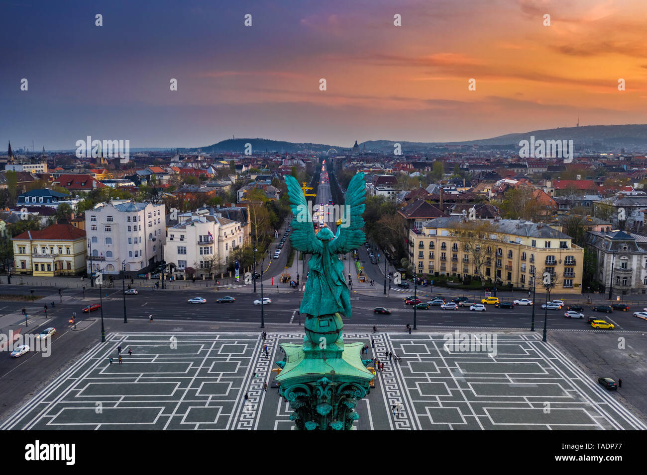 Aerial town square and monument hi-res stock photography and images - Alamy
