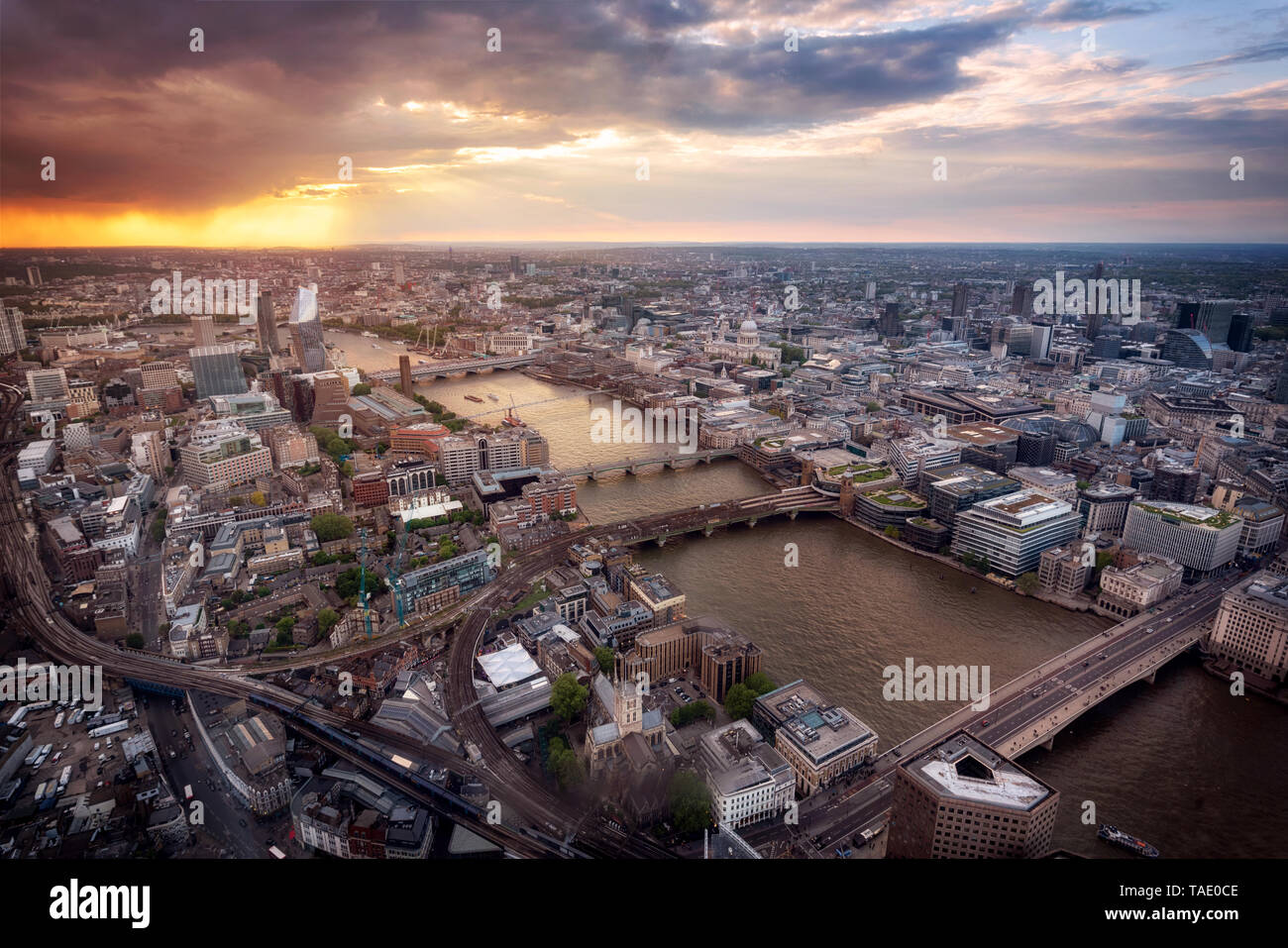 Aerial view of famous london hi-res stock photography and images - Alamy