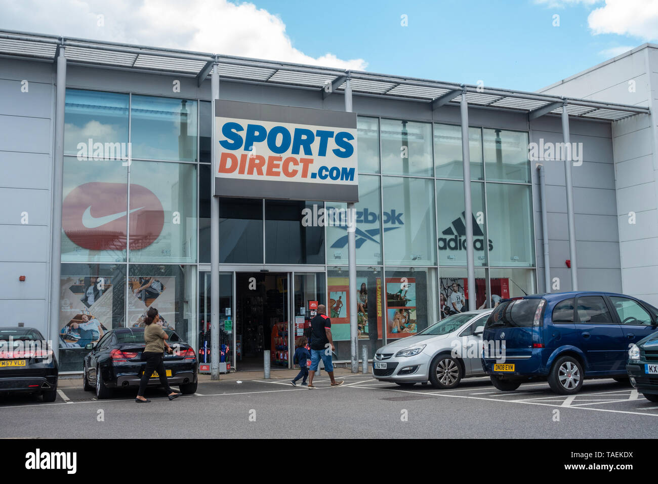 The front facade of the Sports Direct store at Calcot in Reading, UK Stock Photo