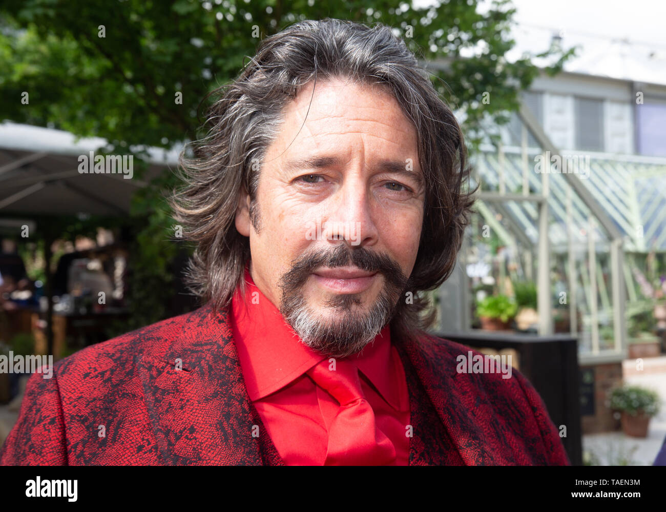 Laurence llewelyn bowen hi-res stock photography and images - Alamy