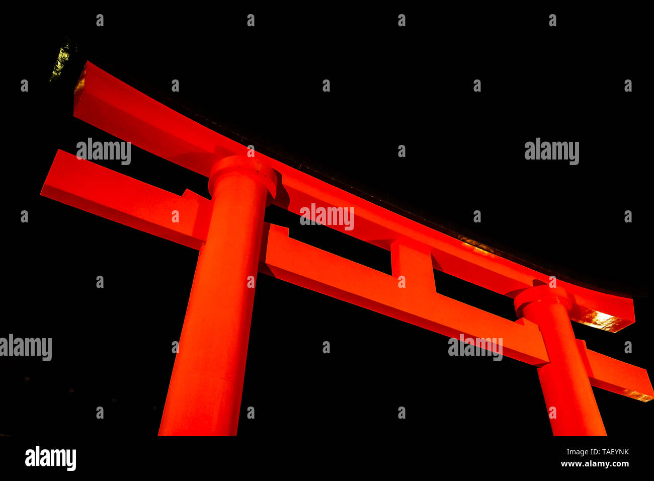 Kyoto, Japan orange red Fushimi Inari shrine torii gate entrance low ...