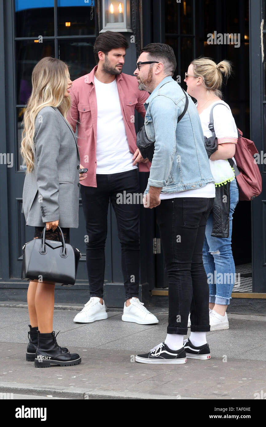 Is Chloe Sims having trouble with her 'right' and 'left' as her boots
