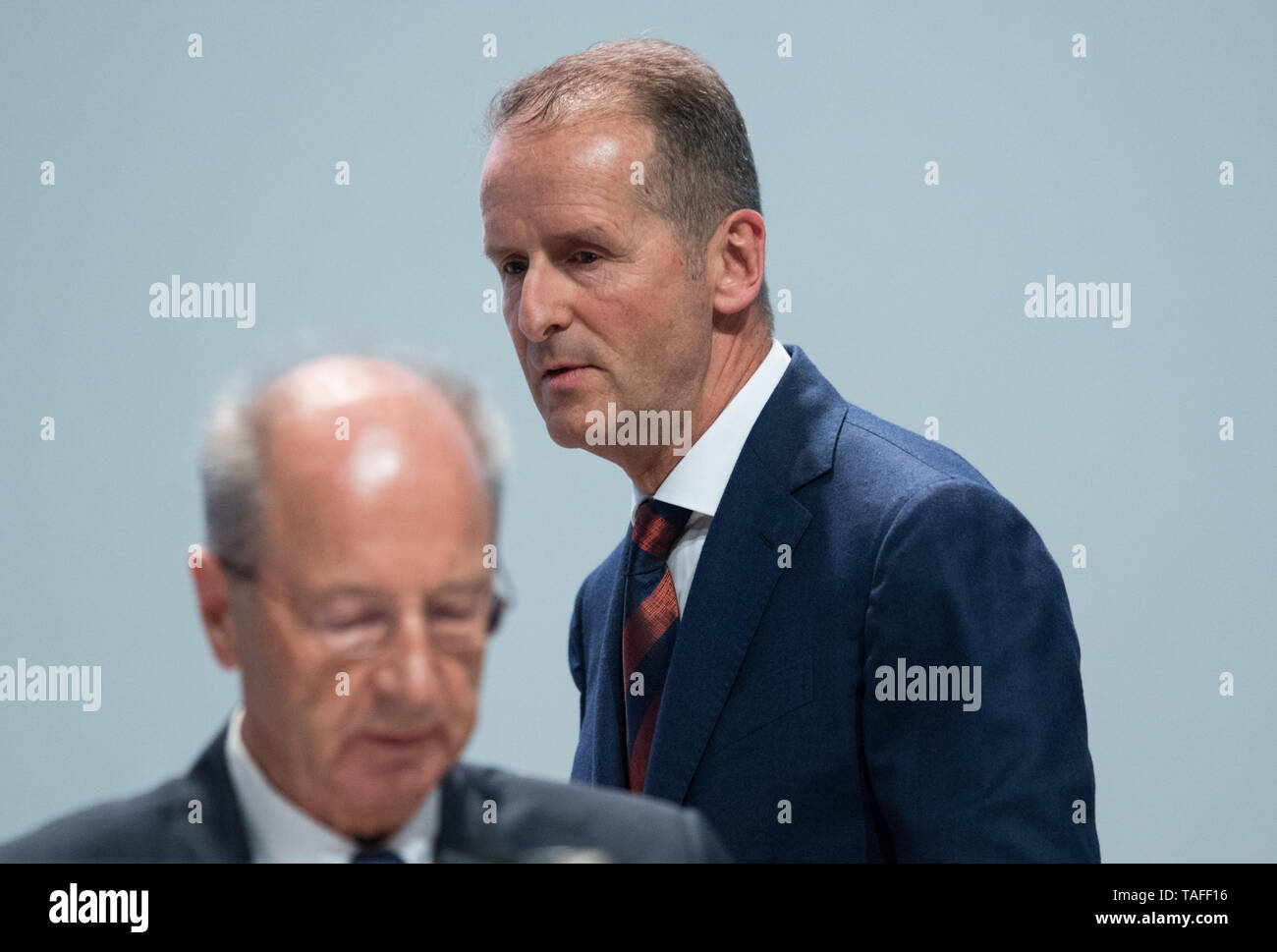 Berlin, Deutschland. 14th May, 2019. Dr. Herbert DIESS (Chairman of the Management Board of Volkswagen AG and Chairman of the Brand Management Board Volkswagen Passenger Cars) and Hans Dieter POETSCH (Chairman of the Supervisory Board of Volkswagen Aktiengesellschaft) Volkswagen AG - Annual General Meeting in the CityCube in Berlin, Germany on 14.05.2019. | Usage worldwide Credit: dpa/Alamy Live News Stock Photo