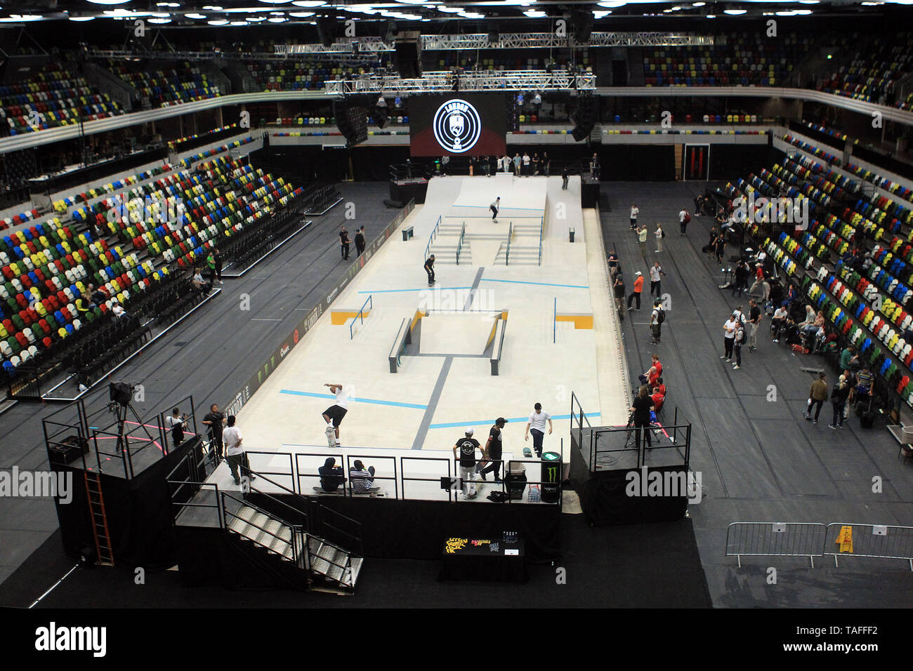 London, UK. 24th May, 2019. A General view of the Men's practice. 2019 SLS  World Tour, Street League Skateboarding event at the Copper Box arena,  Queen Elizabeth Olympic Park in London on