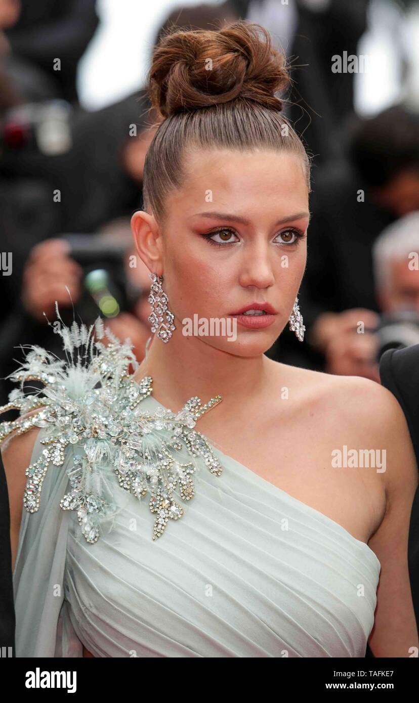 Adele Exarchopoulos (pregnant) and Camille Seydoux attending the photocall  held before the Louis Vuitton show during