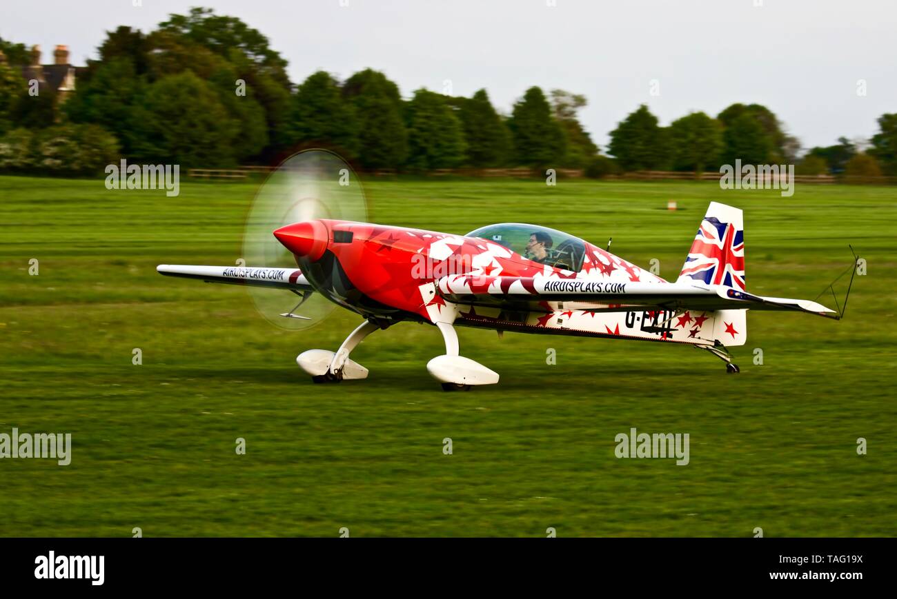 Tail dragger aircraft hi-res stock photography and images - Alamy