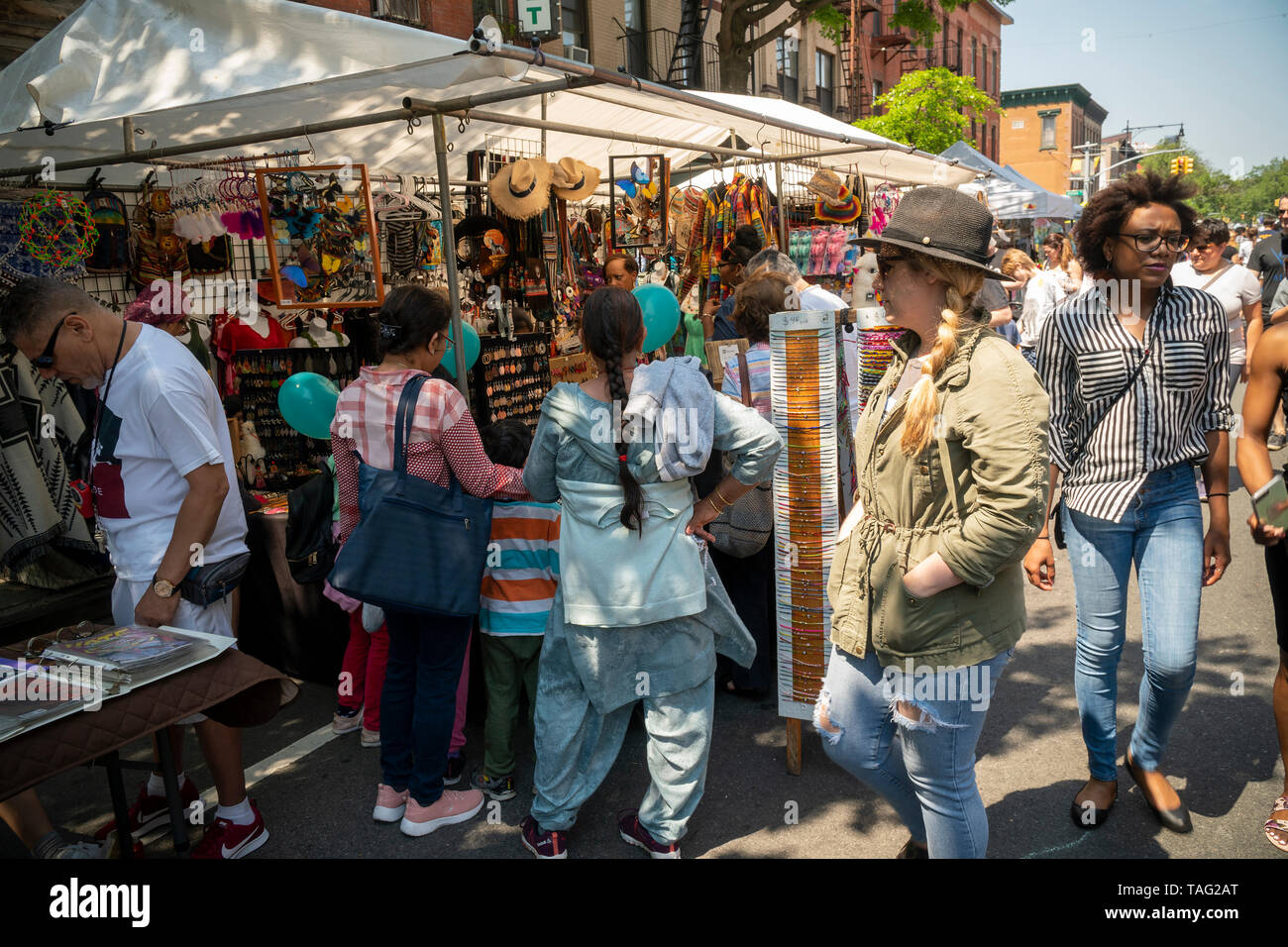 Street on slope hires stock photography and images Alamy