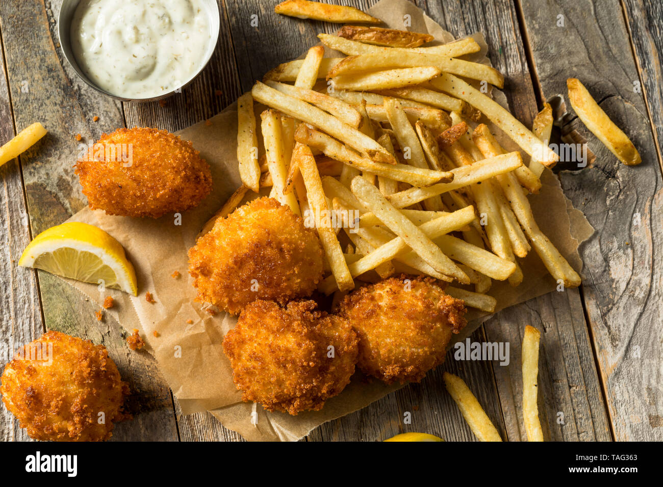 Homemade Deep Fried Scallops with French Fries Stock Photo Alamy