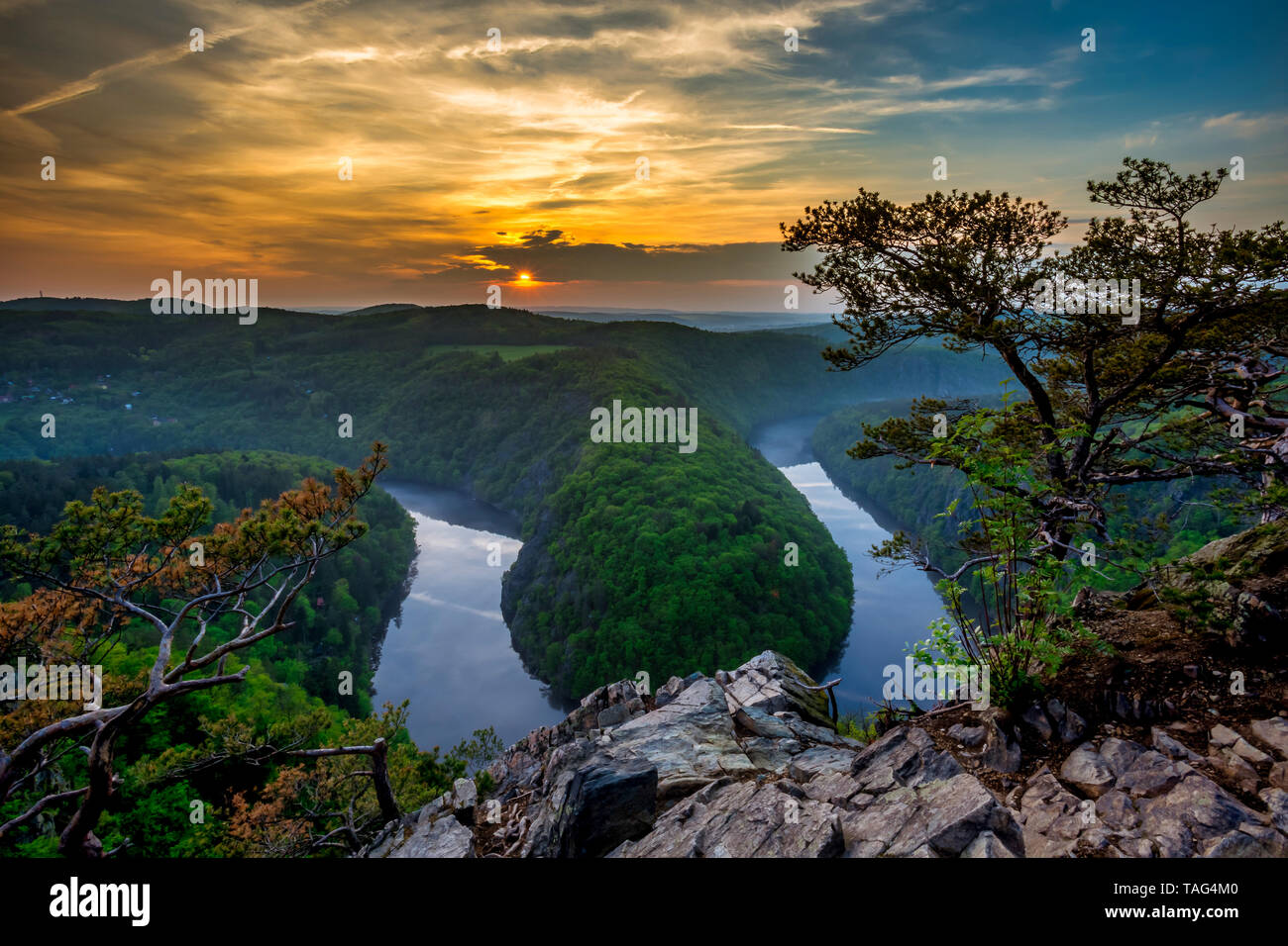 Horseshoe curve hires stock photography and images Alamy