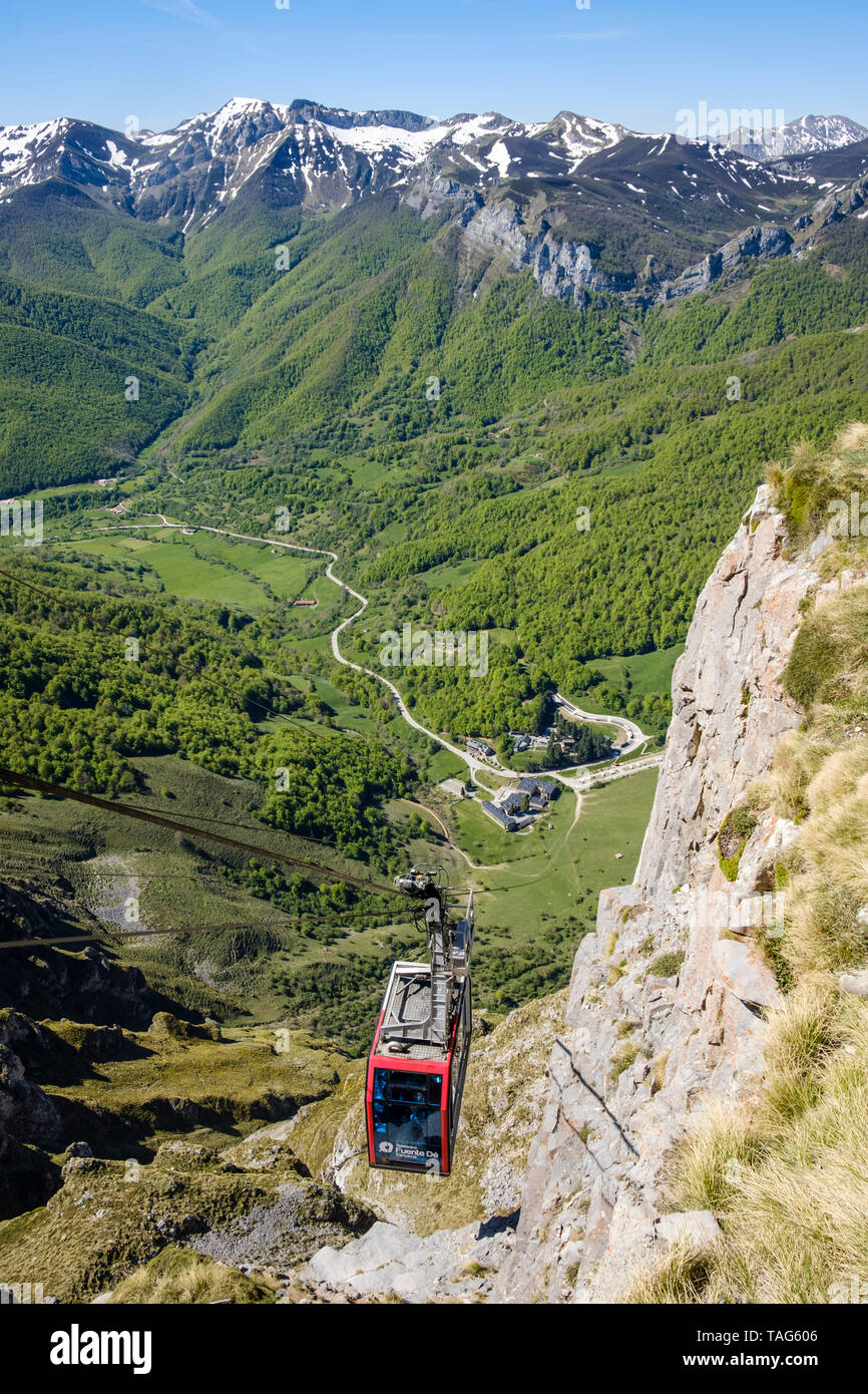 Fuente Dé Cable Car or Teleférico de Fuente Dé is an impressive aerial lift  line set on the heart of the Picos de Europa, Cantabria, Spain Stock Photo  - Alamy