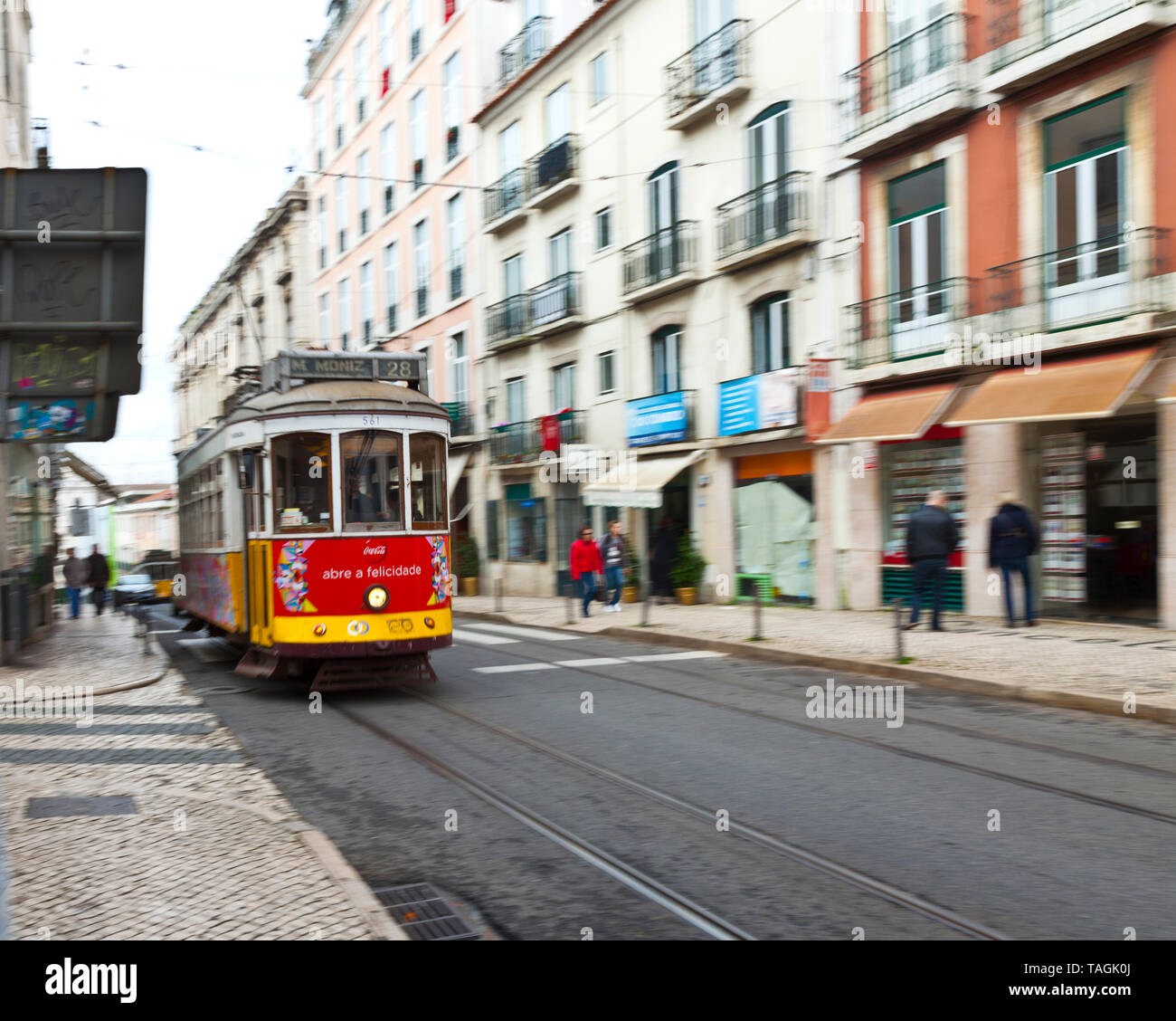 Tranvía. Barrio Chiado. Ciudad de Lisboa, Portugal, Península Ibérica, Europa Stock Photo