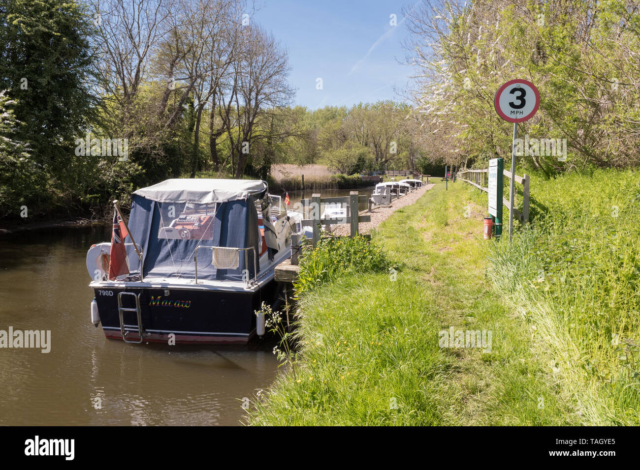 Geldeston locks pub hires stock photography and images Alamy