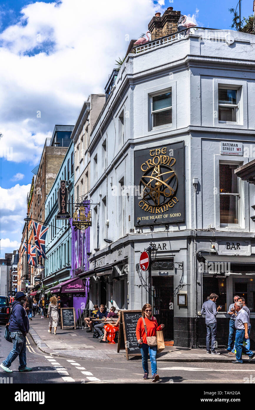 The Crown & Two Chairmen pub, Dean St, Soho, London W1D 3SB, England, UK. Stock Photo