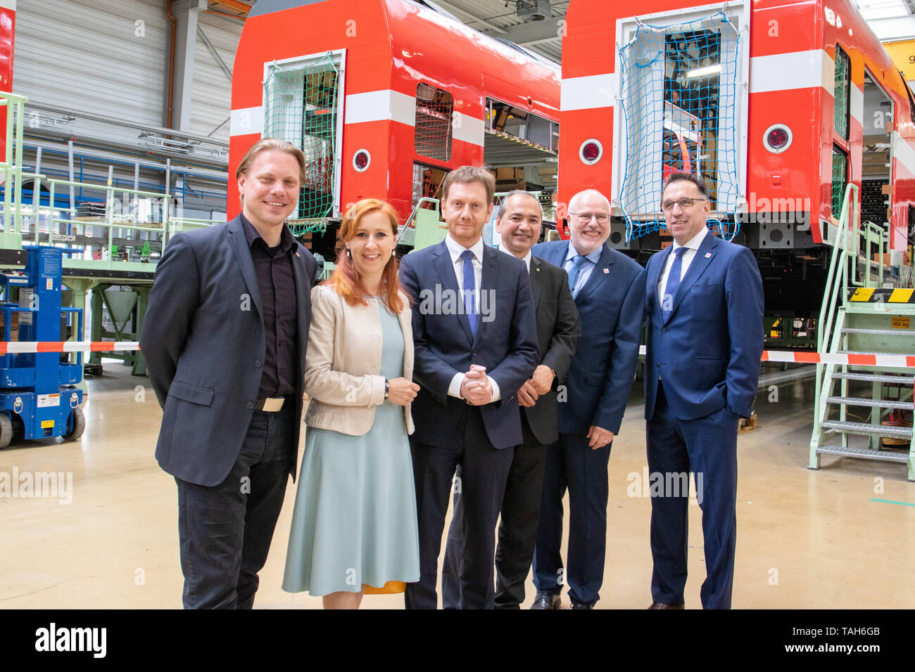 Görlitz, Germany, May 25, 2019 - Saxony's Prime Minister Michael Kretschmer (center) on a factory tour of the Bombardier plant in Görlitz on the occasion of the jubilee 170 years of waggon construction in Görlitz. Stock Photo