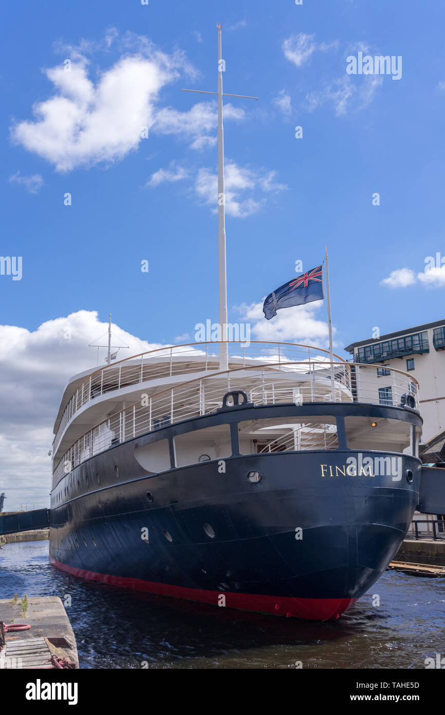 Luxury floating hotel hires stock photography and images Alamy