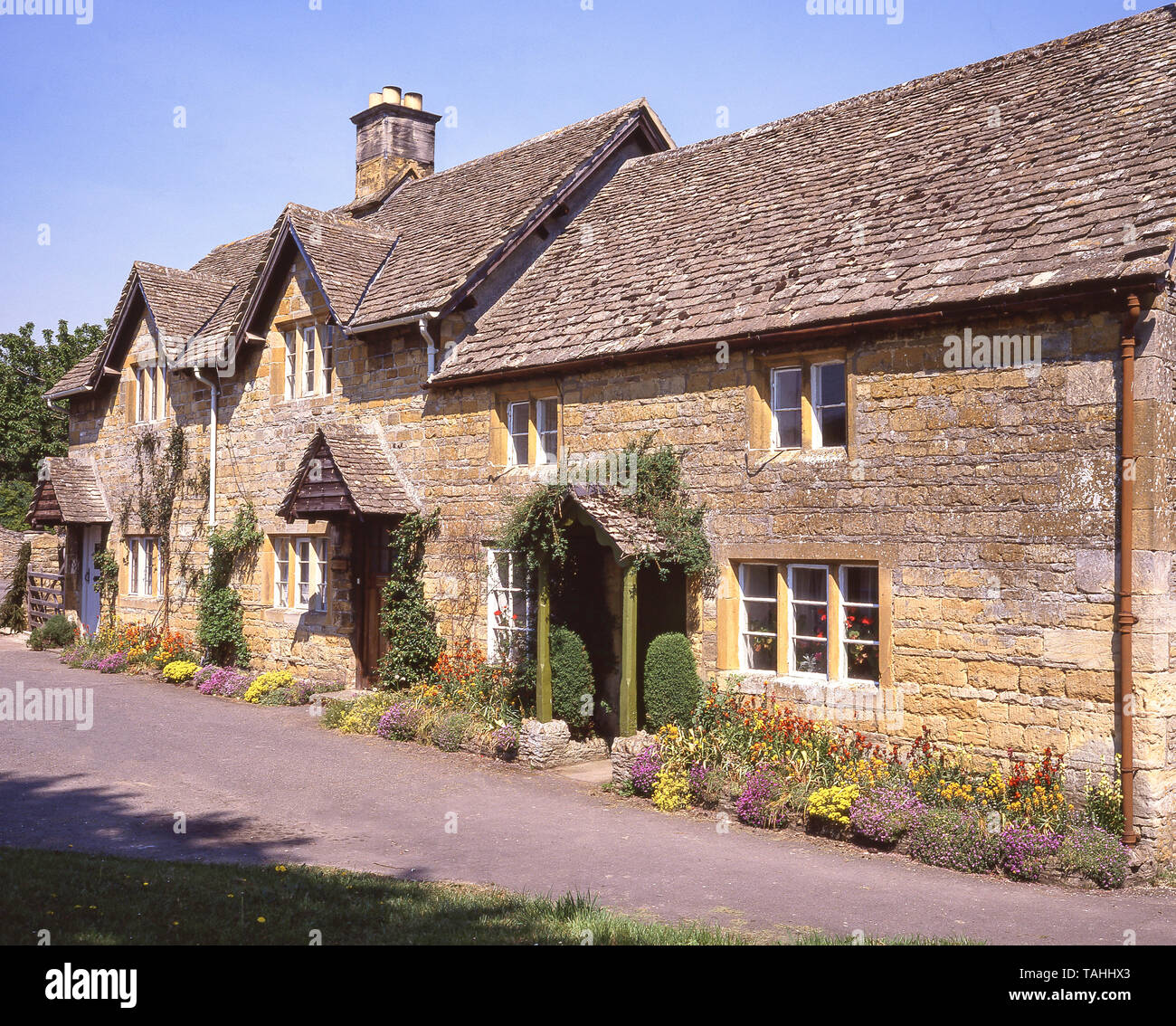 Cotswold stone cottages, Lower Slaughter, Gloucestershire, England, United Kingdom Stock Photo
