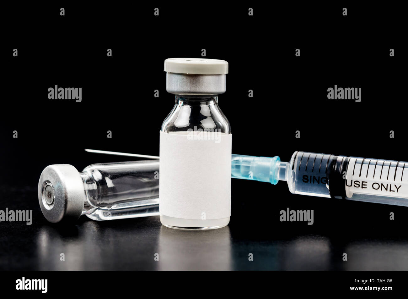 Syringe, medical injection and bottle. Medicine plastic vaccination ...