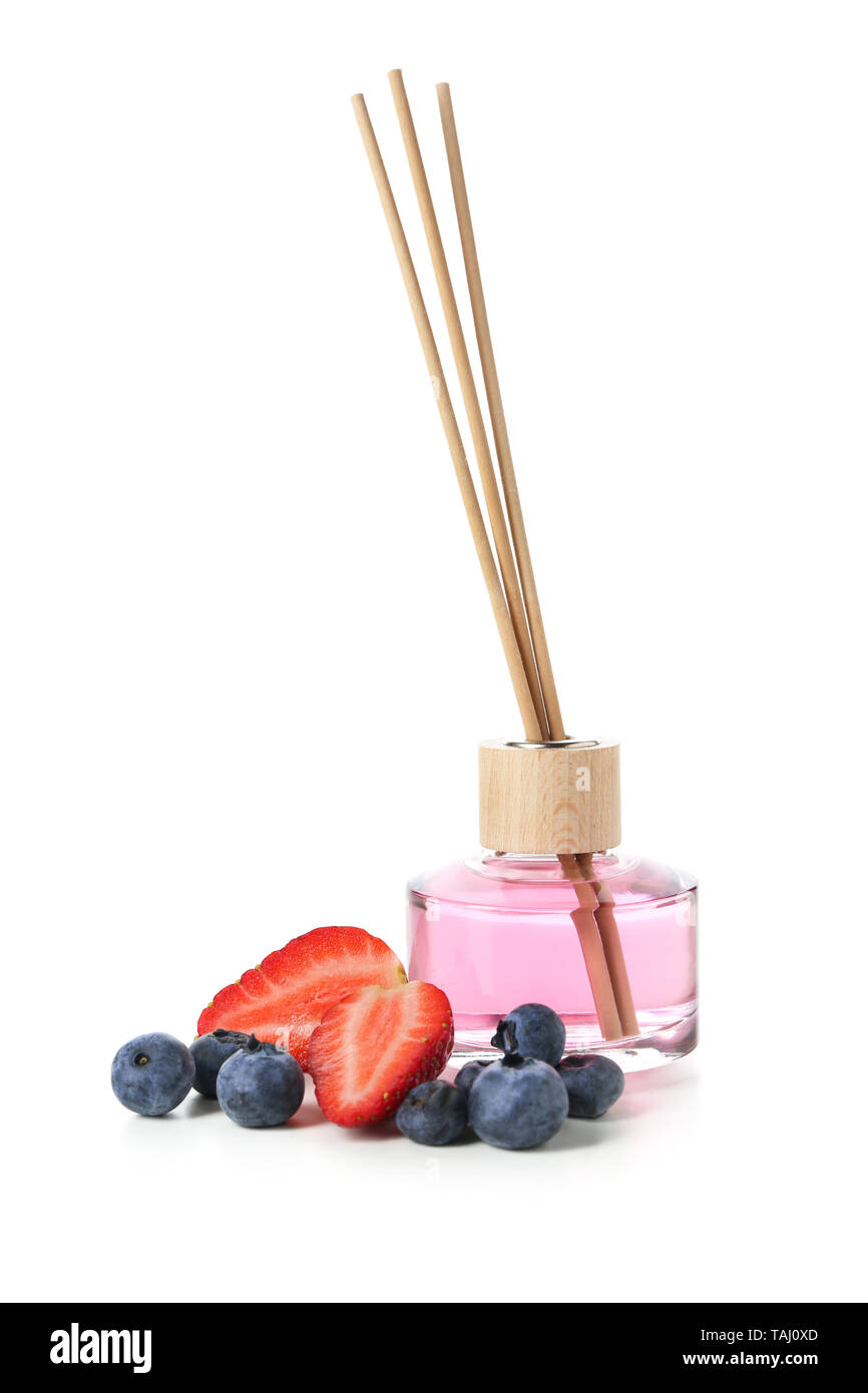 Red Berry Reed Diffuser Reed berries hi-res stock photography and images - Alamy