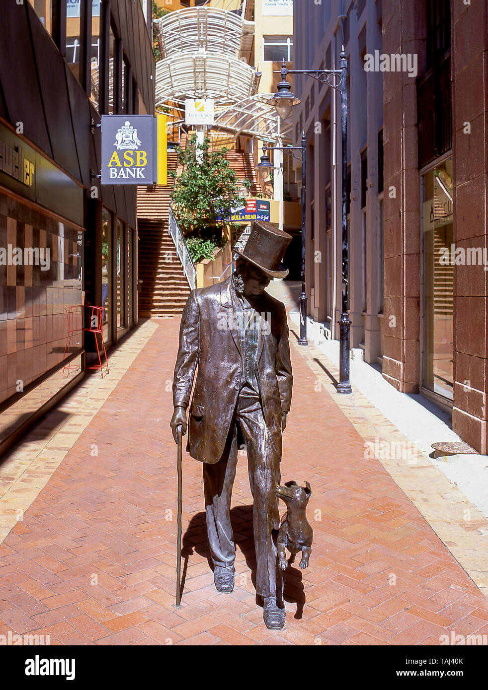 Plimmer & his dog statue, The Plimmer steps, Lambton Quay, Wellington, Wellington Region, North Island, New Zealand Stock Photo