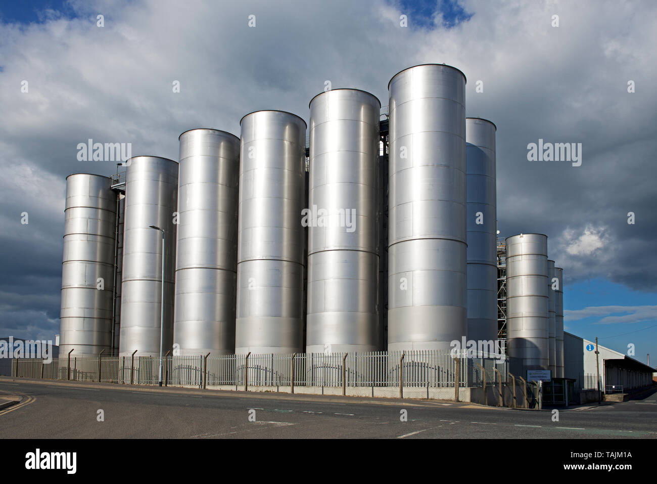 Silo grain uk hires stock photography and images Alamy