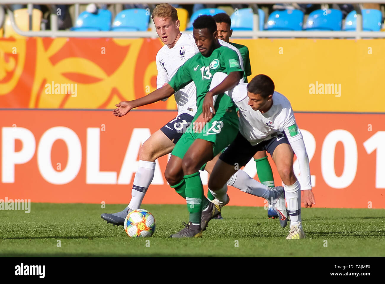 Gdynia, Poland, 25th May, 2019 : Nicolas Cozza and Enzo Loiodice battles for the ball with Muhannad Alshanqiti  during the 2019 FIFA U-20 World Cup group E match between France and Saudi Arabia at Gdynia Stadium in Gdynia. Credit: Tomasz Zasinski / Alamy Live News Stock Photo