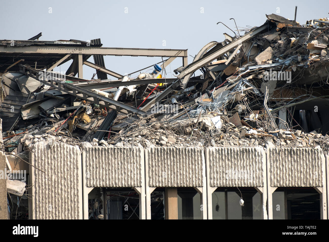 Demolition site collapsed building exposed hi-res stock photography and ...