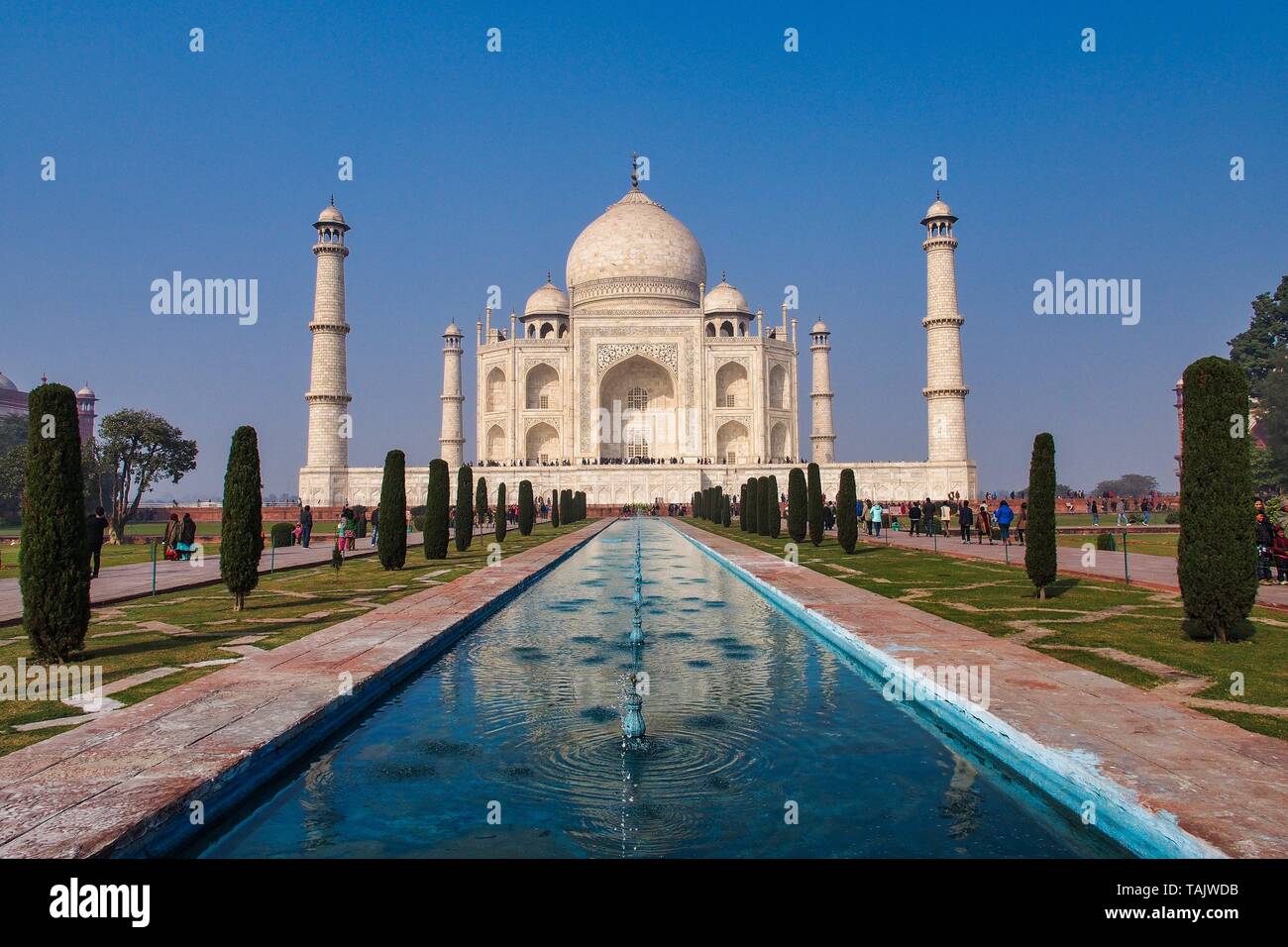 taj-mahal-is-a-white-marble-mausoleum-on-the-bank-of-the-yamuna-river