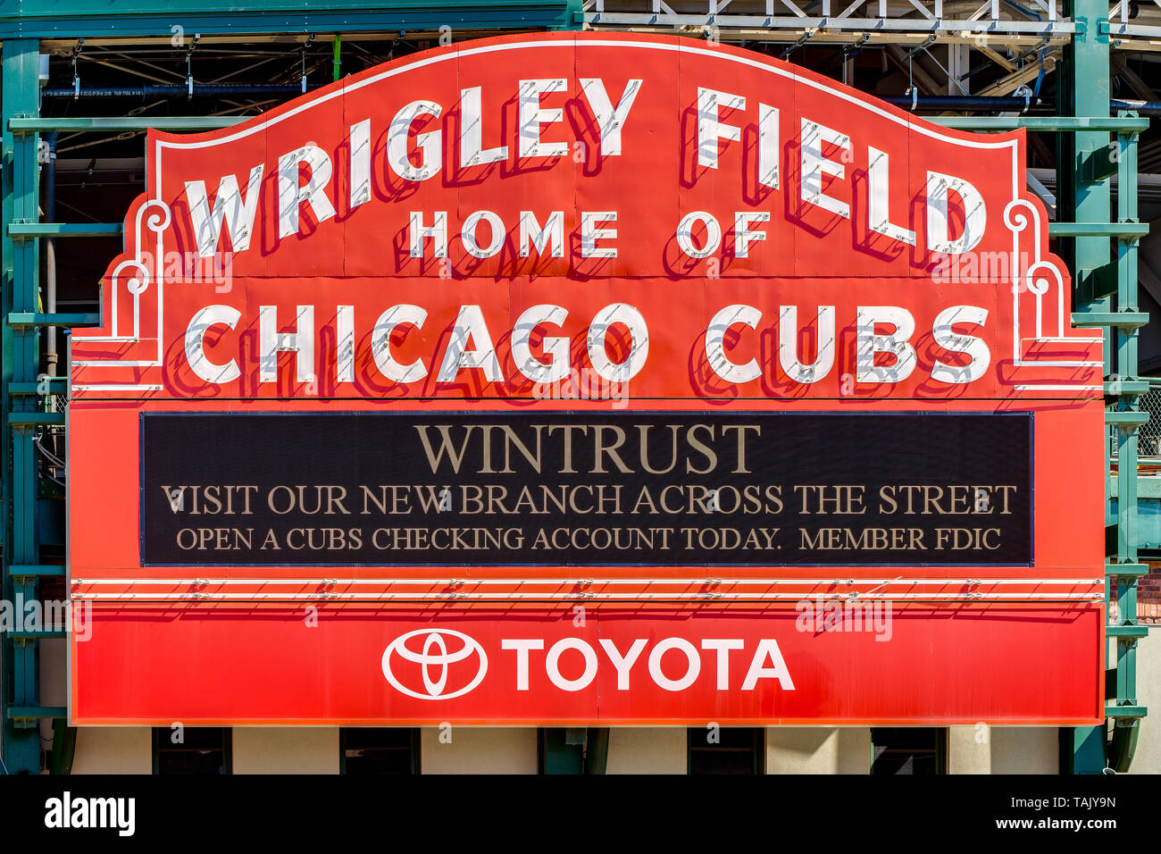 Wrigley field sign hi-res stock photography and images - Alamy