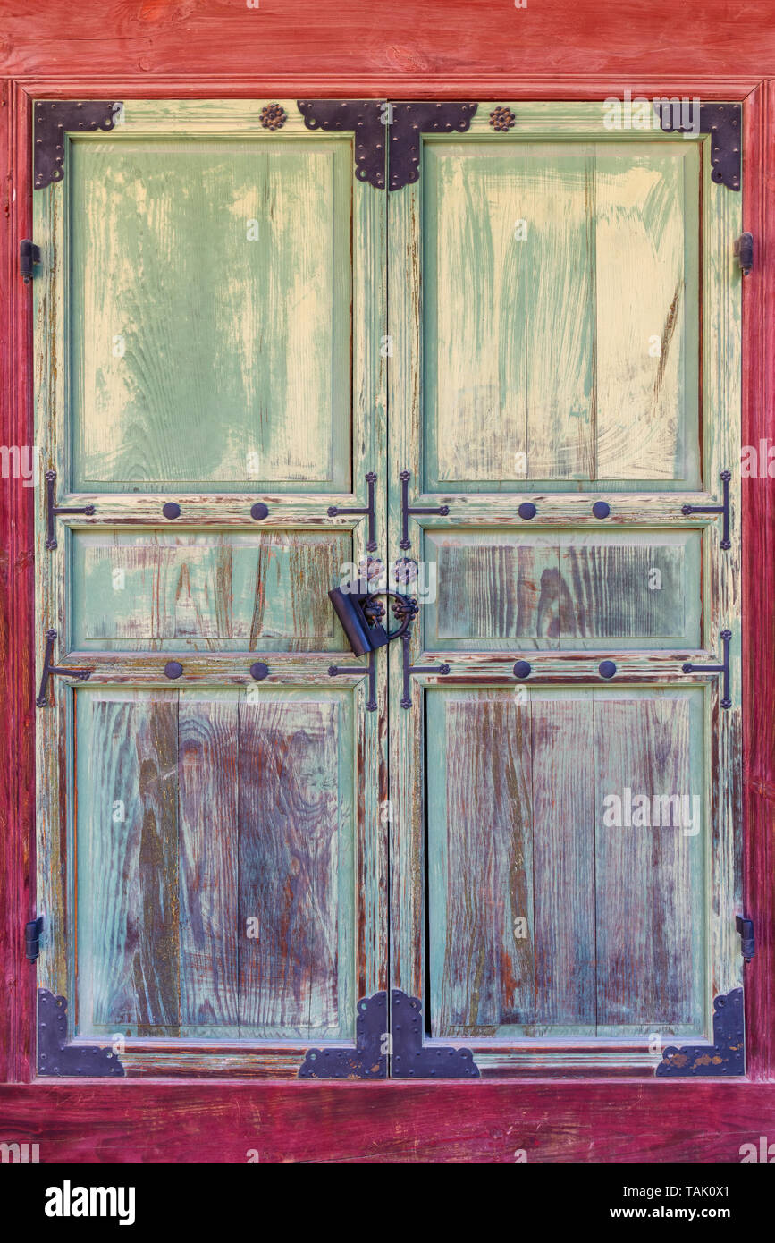 Korean traditional door hires stock photography and images Alamy