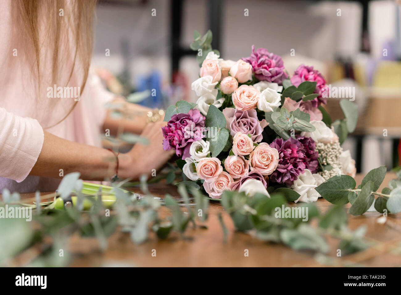 Master class on making bouquets. Spring bouquet. Learning flower