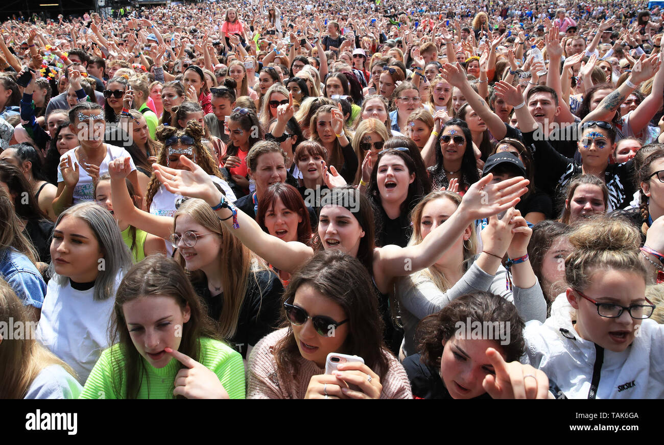 Crowds performs during the second day of BBC Radio 1's Big Weekend at  Stewart Park, Middlesbrough Stock Photo - Alamy