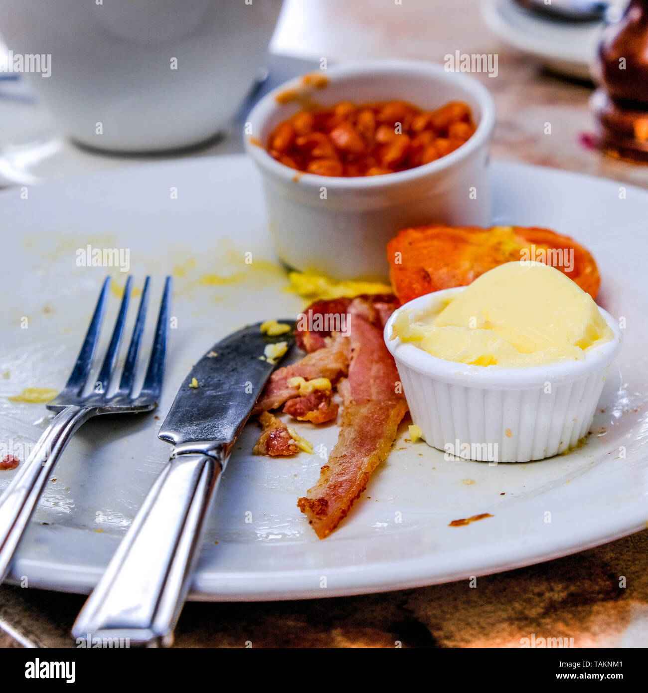 Finished eating knife and fork hires stock photography and images Alamy