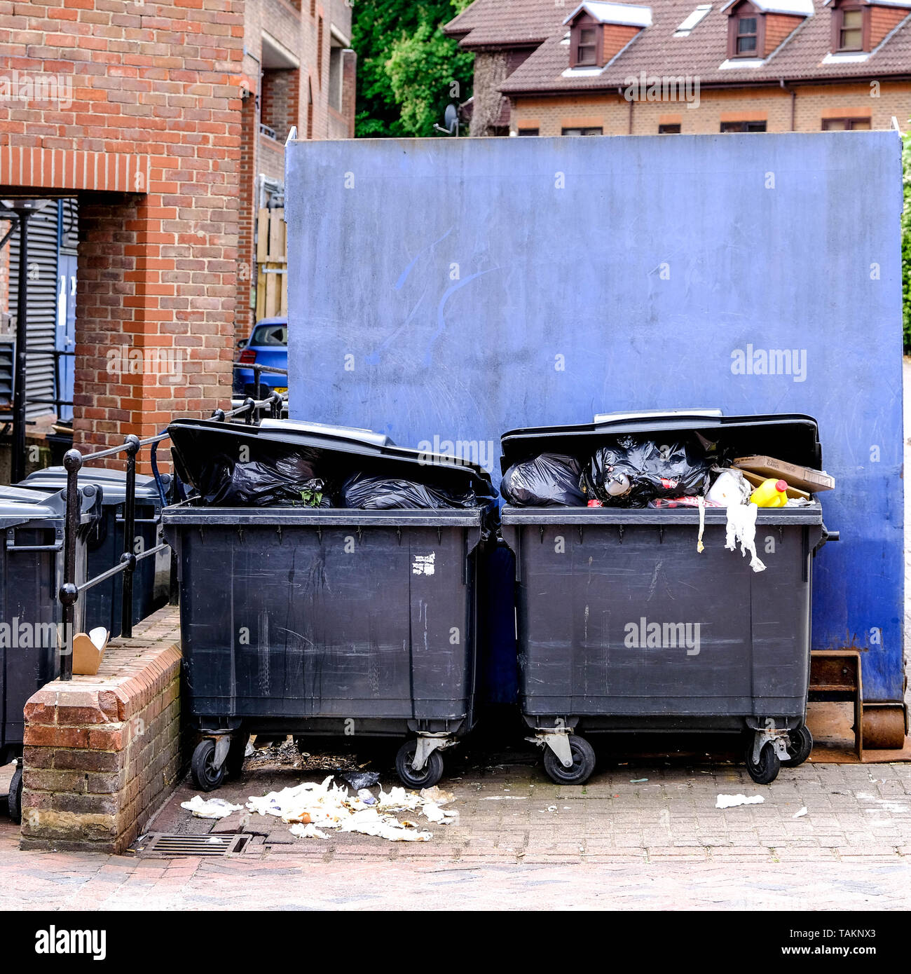 Commercial rubbish collection hires stock photography and images Alamy