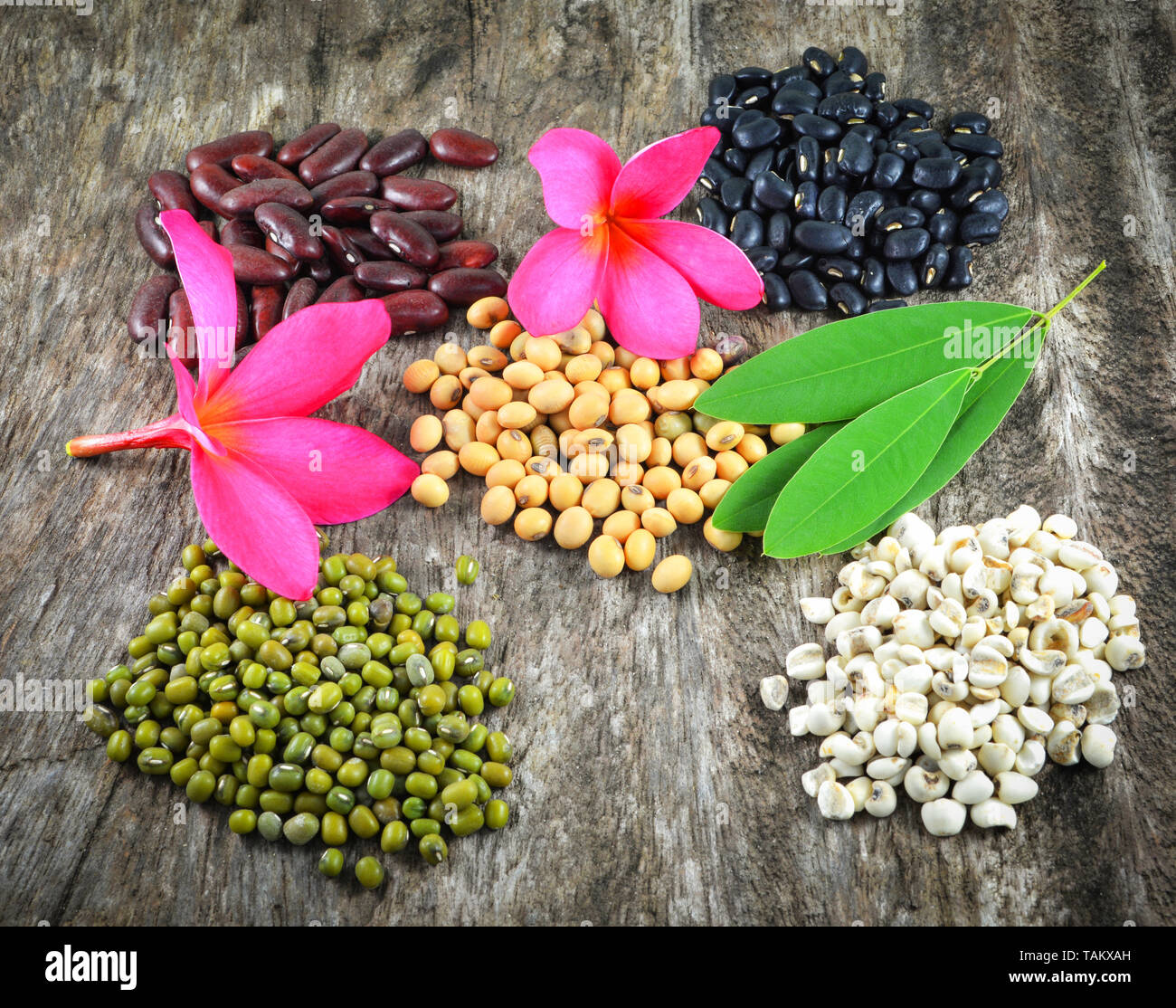 whole grains seeds various lentils with mung bean , black bean , red