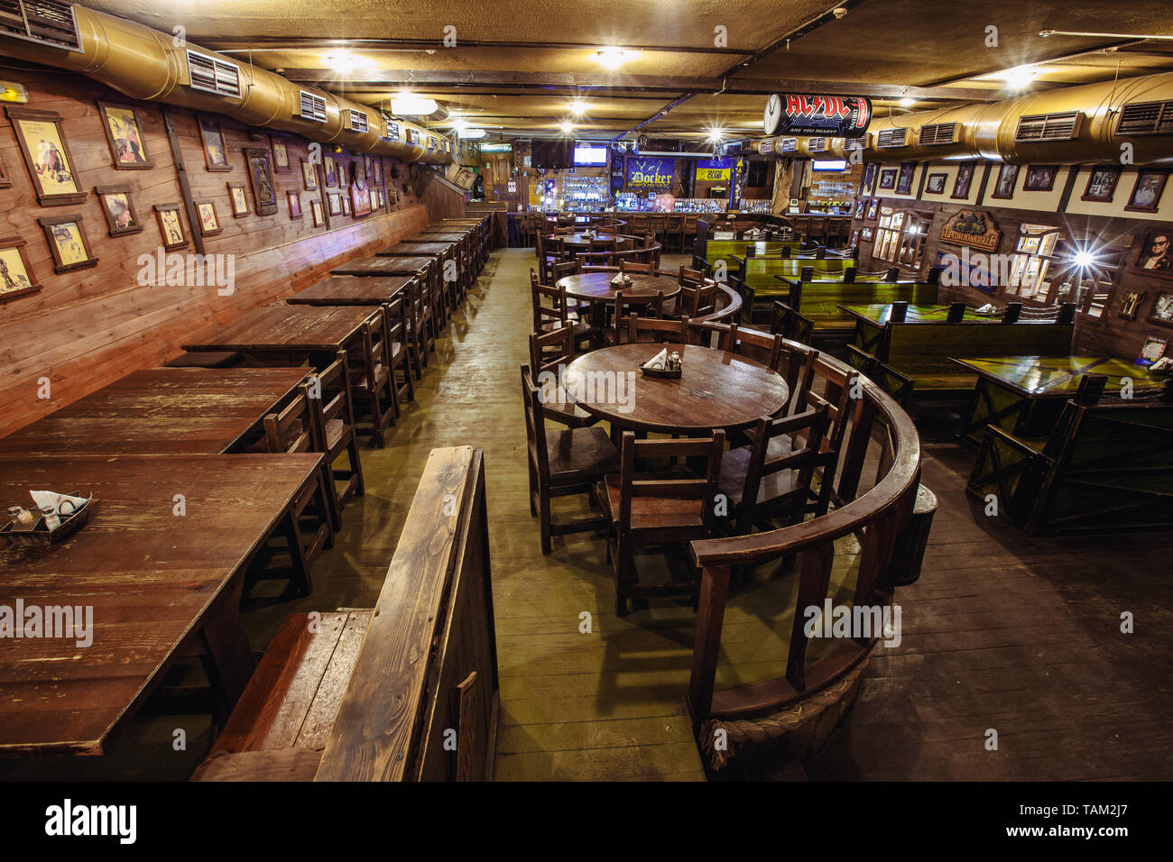 Kiev Ukraine March 19 2018 Traditional Irish Beer Pub With A Wooden Interior Many Empty Tables And Chairs Stock Photo Alamy