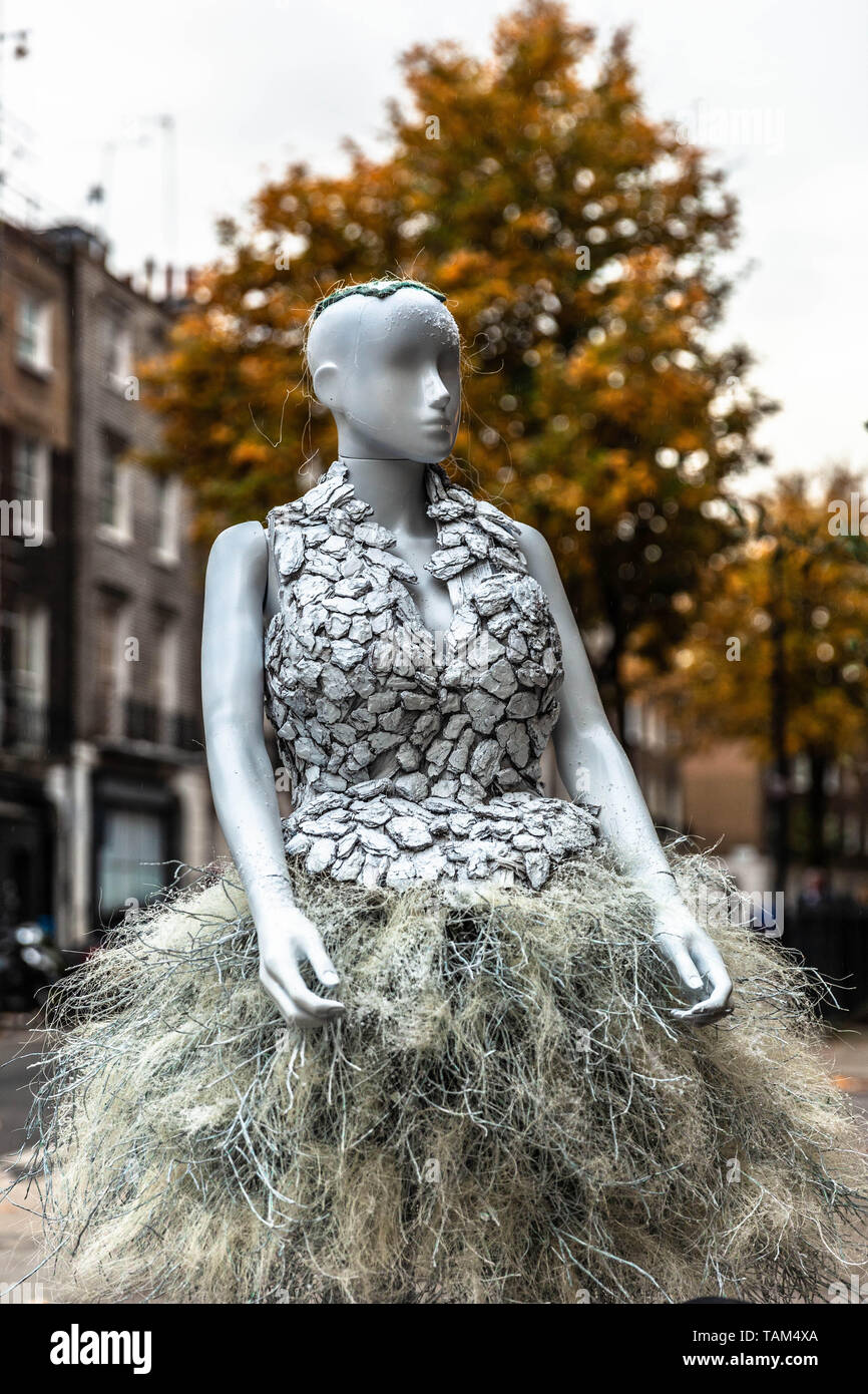 Dress materials hi-res stock photography and images - Alamy