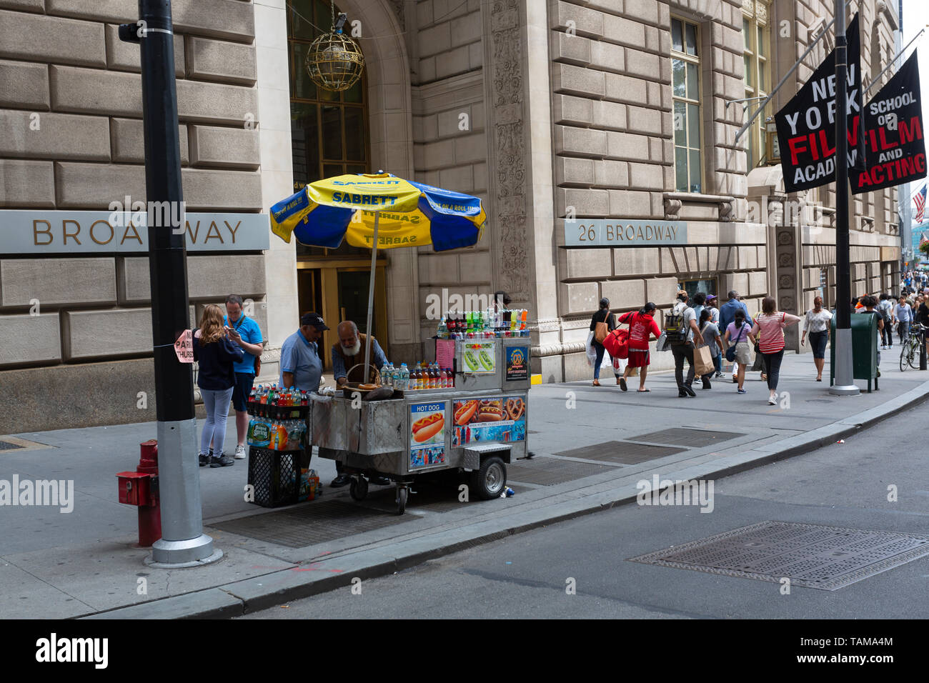 Pretzel cart hi-res stock photography and images - Alamy