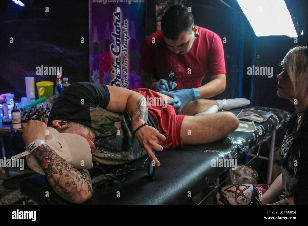 Page 2 Guest With Tattoo High Resolution Stock Photography And Images Alamy