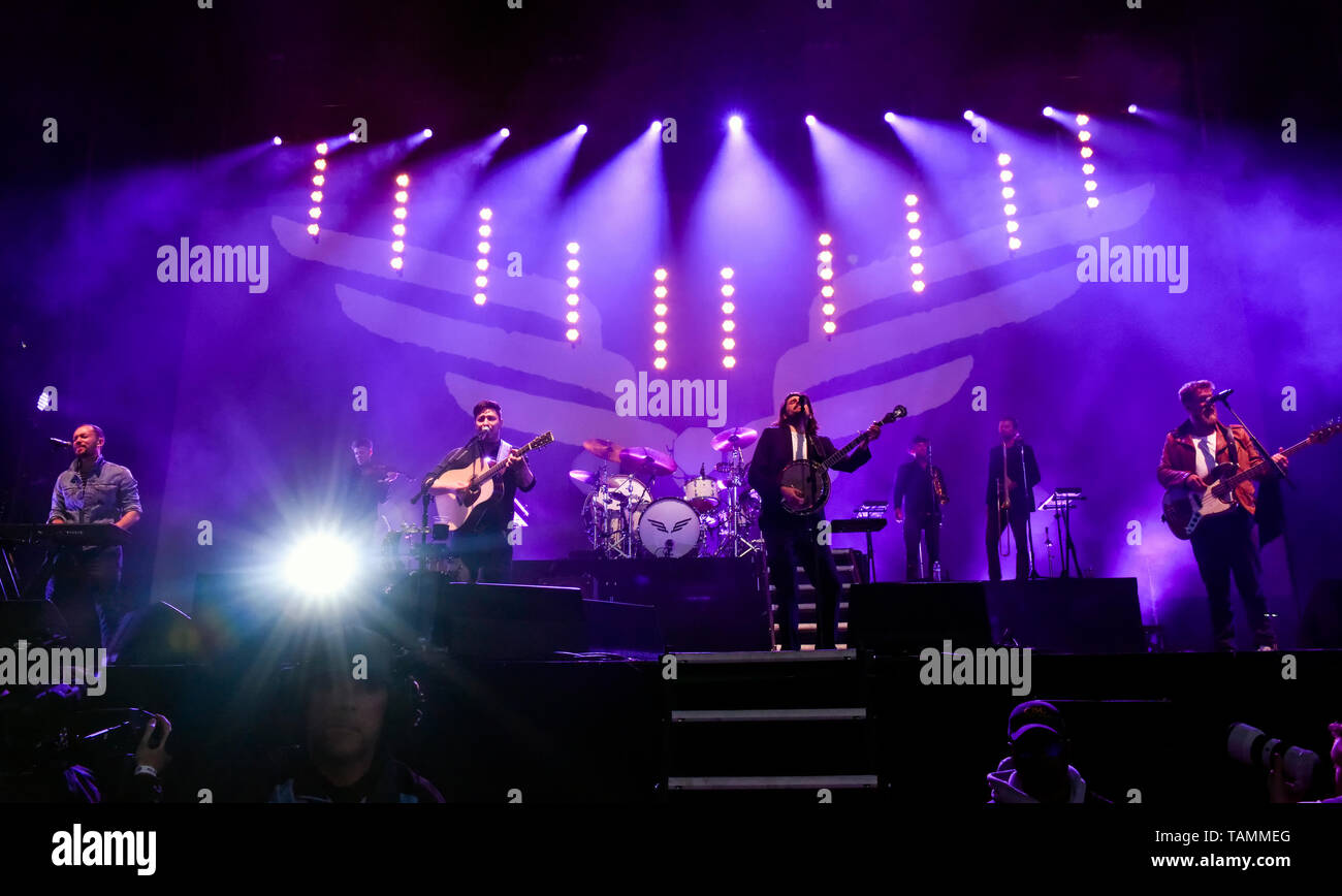 Napa, USA. 26th May, 2019. Napa, California, May 26, 2019, Mumford and Sons on stage at the 2019 Bottle Rock Festival, Day3 BottleRock Credit: Ken Howard/Alamy Live News Stock Photo