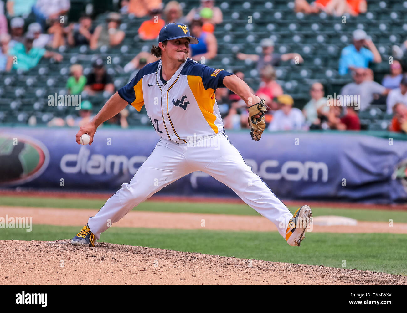 Oklahoma City, OK, USA. 25th May, 2019. West Virginia pitcher Sam Kessler (42) delivers a pitch during the 2019 Phillips 66 Big 12 Baseball Championship game between the West Virginia Mountaineers and the Oklahoma State Cowboys at Chickasaw Bricktown Ballpark in Oklahoma City, OK. Gray Siegel/CSM/Alamy Live News Stock Photo