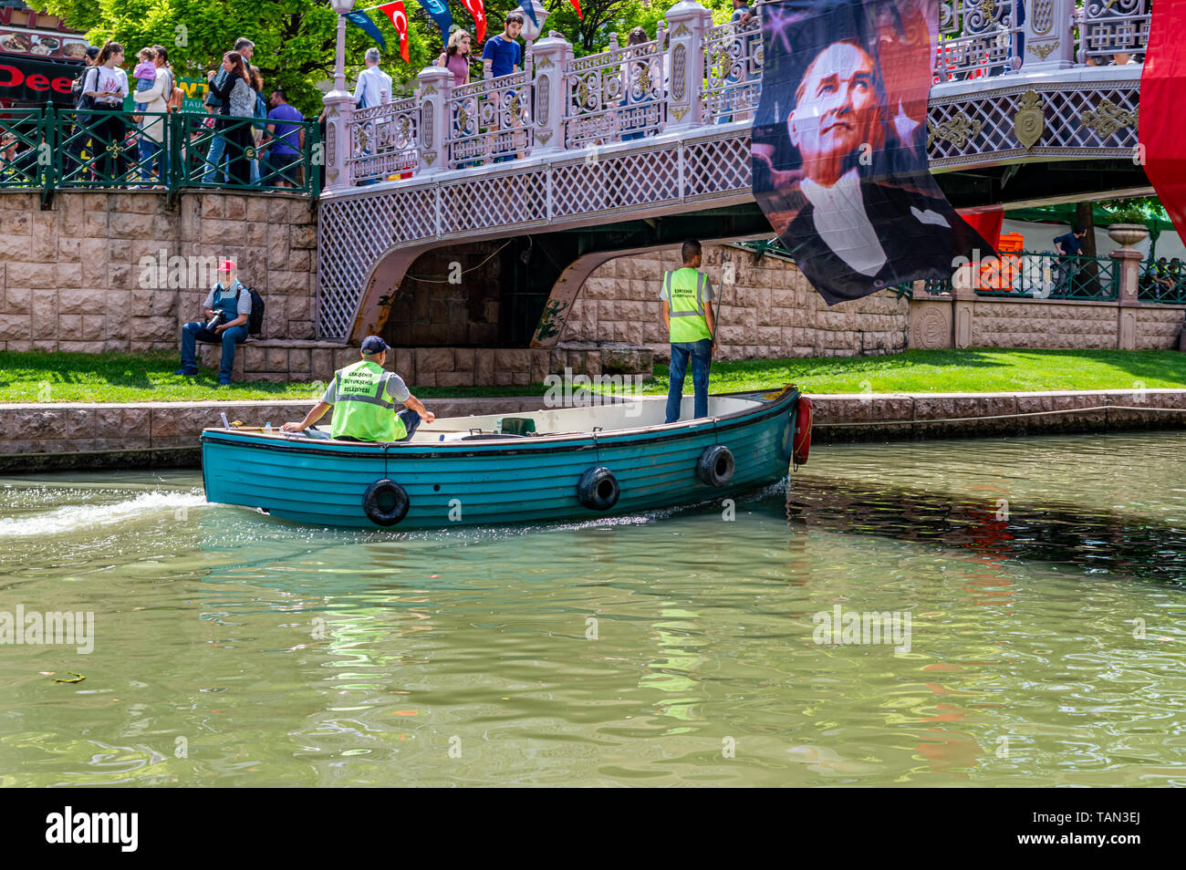Cruising paddle boat hi-res stock photography and images - Alamy