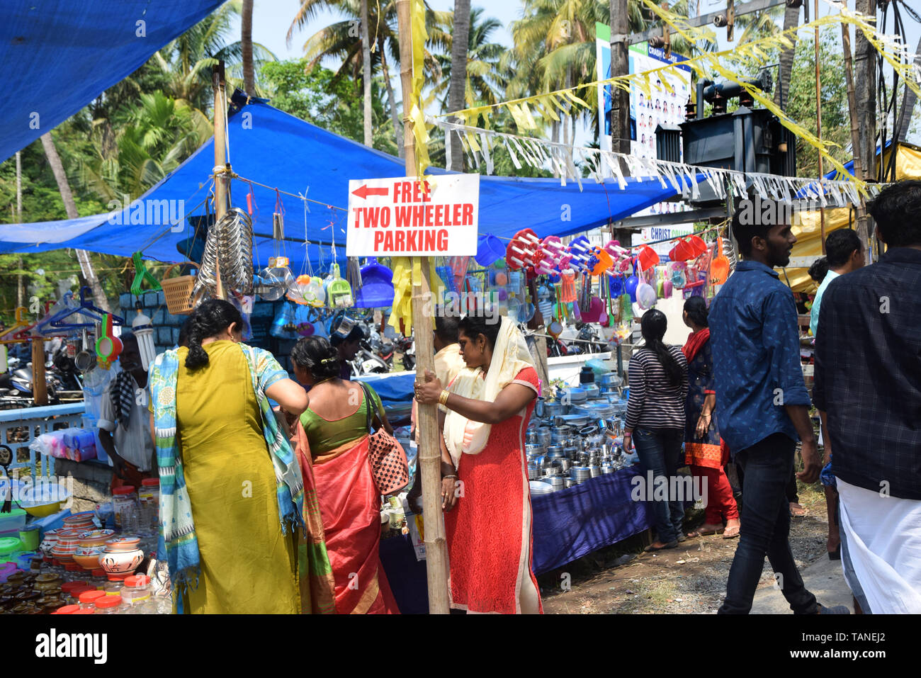 Two wheeler parking kerala hires stock photography and images Alamy