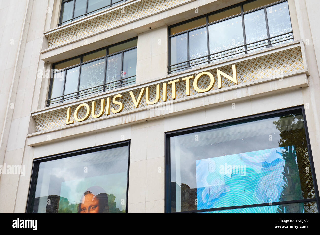 Louis Vuitton Fashion House, Paris, France Editorial Photo - Image of  elysees, luxury: 47301686