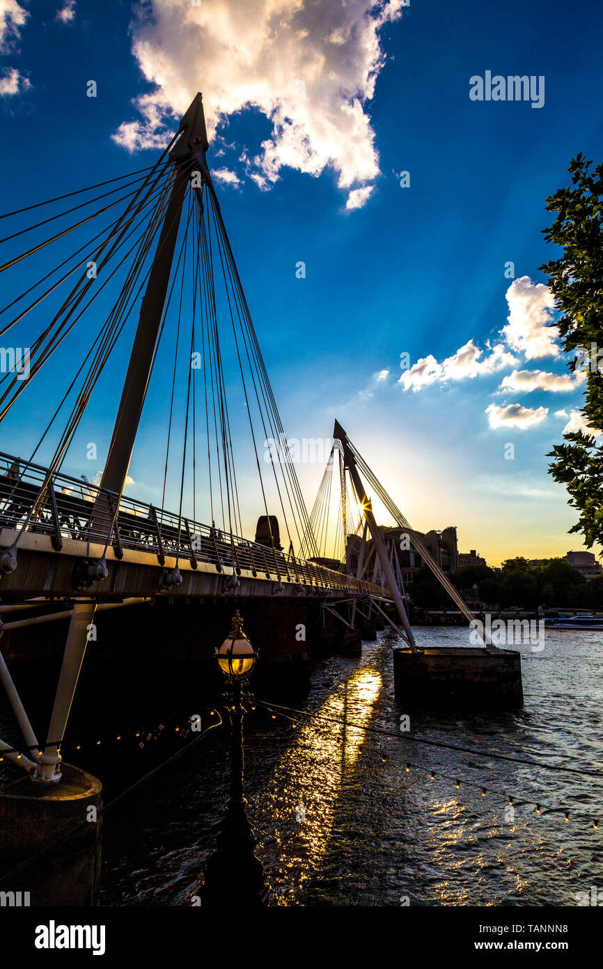 Golden Jubilee Footbridges (Hungerford Footbridges) over the Thames River, Southbank, London, UK Stock Photo