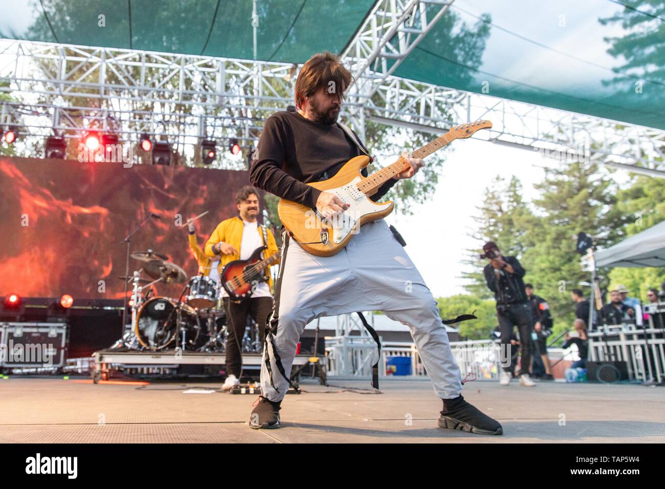 May 25, 2019 - Napa, California, U.S - Latin musician JUANES (JUAN ESTEBAN ARISTIZABAL VASQUEZ) during the BottleRock Music Festival in Napa, California (Credit Image: © Daniel DeSlover/ZUMA Wire) Stock Photo