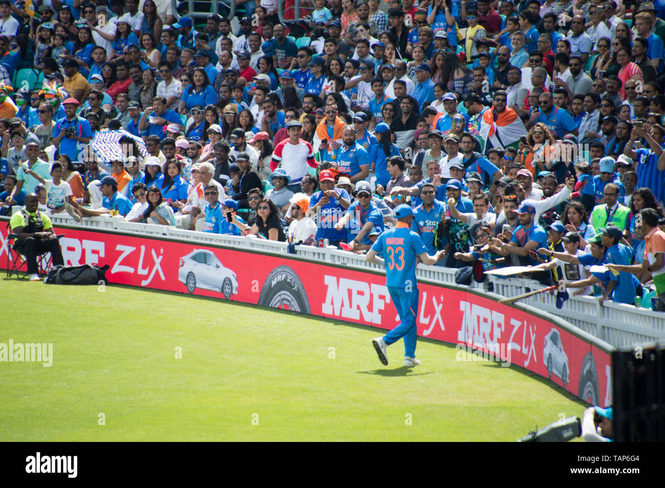 Indian Cricket Fans High Resolution Stock Photography And Images Alamy