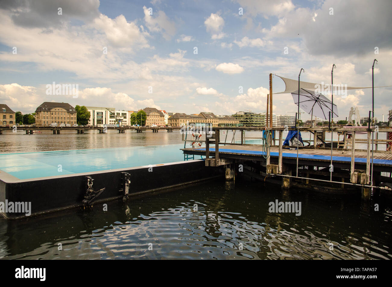 Badeschiff an der Arena, floating swimming pool on Spree river in